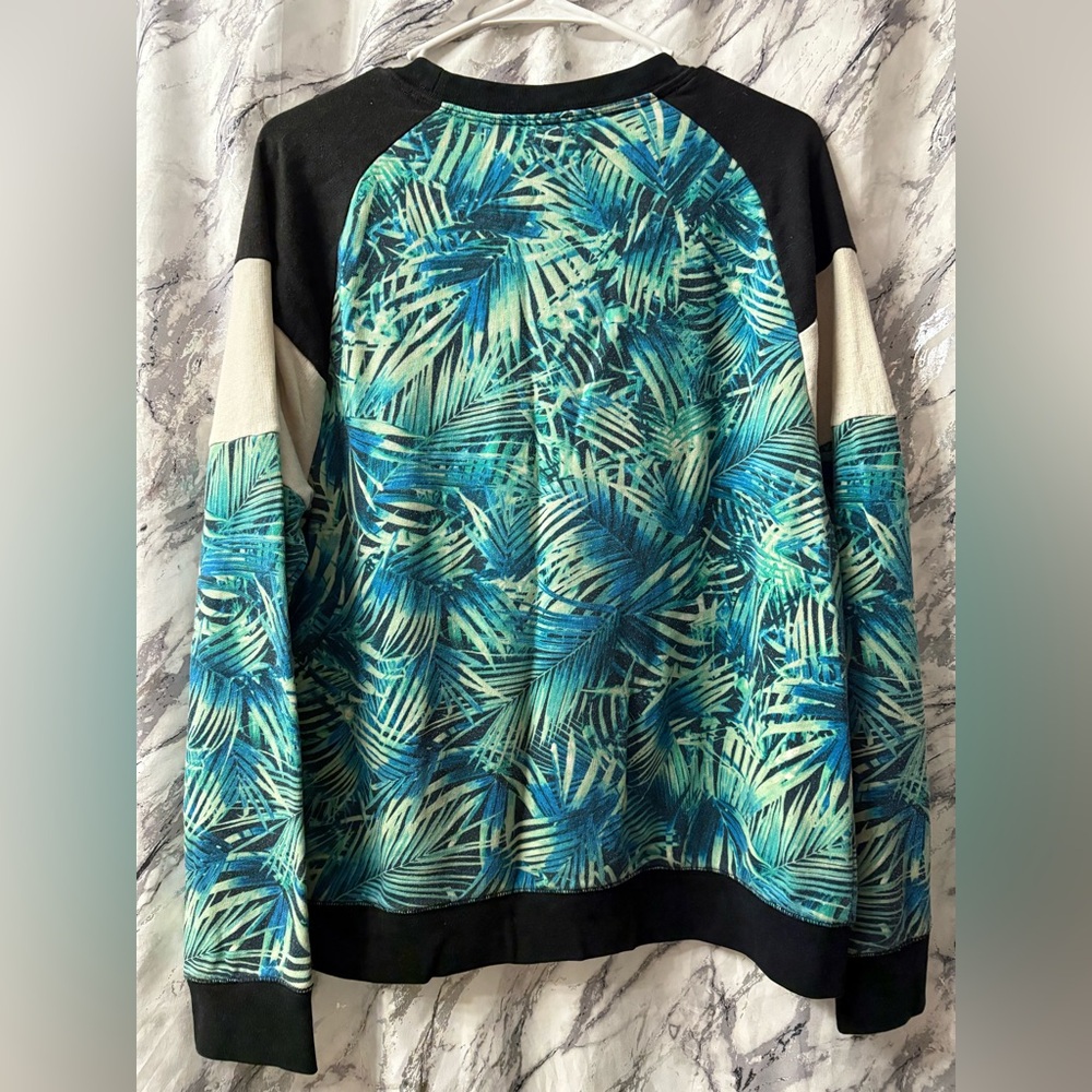 PINK Victoria's Secret Crew Neck Sweater w/ Tropical Design💙 Like New 🆕 ! - Picture 6 of 7